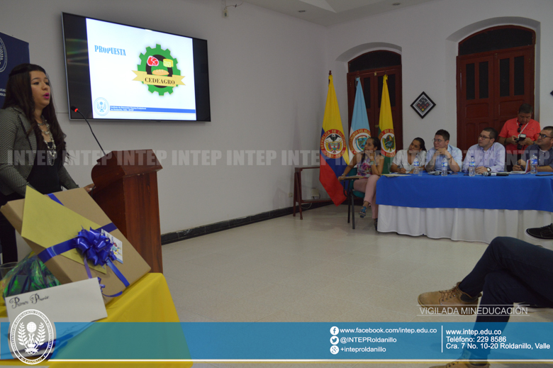 Presentación de los logos para los productos de CEDEAGRO