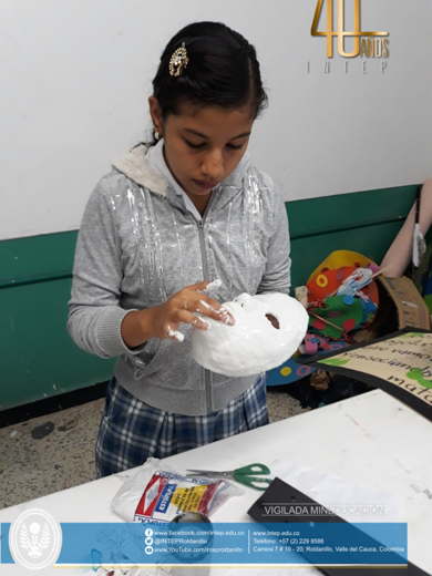 Proyecto Social -  Taller en Letras en Estuco, Máscara de yeso y Papel Mache