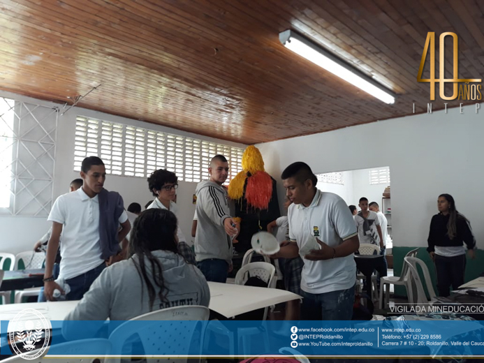 Proyecto Social -  Taller en Letras en Estuco, Máscara de yeso y Papel Mache