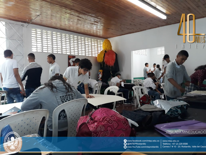 Proyecto Social -  Taller en Letras en Estuco, Máscara de yeso y Papel Mache