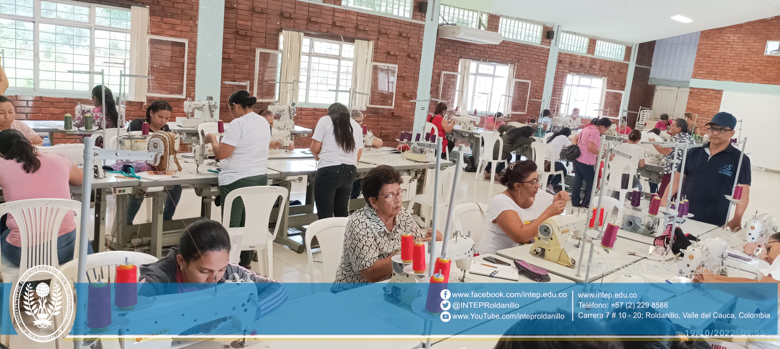 Taller de manejo de Máquinas Planas y Ensamble de Prendas