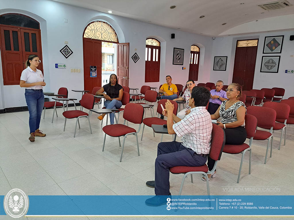 Charla sobre Salud Mental dirigida a todo el personal.